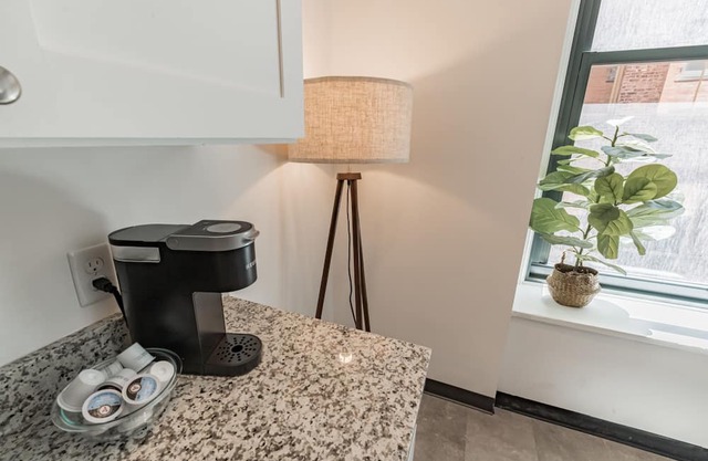 FRONTDESK 209 9th St Apts Cultural Dist Pittsburgh