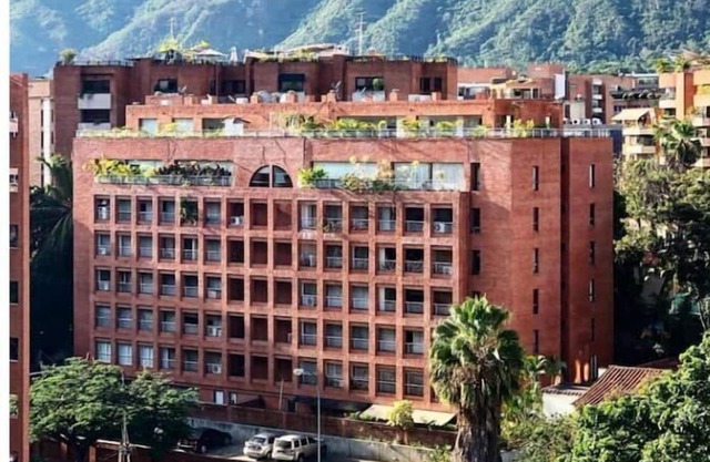 Modern and Bright PH in Campo Alegre