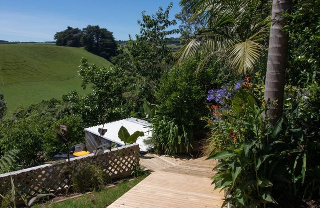 BUTLERS LANE THE RETREAT