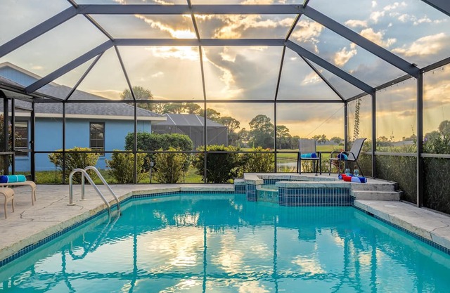 Golf, Freshwater Pond, Pool & Huttub - The Happy Bunker- Roelens Vacations