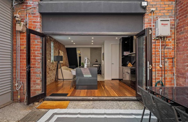 Unbeatable Location Famous Chapel St Family Home
