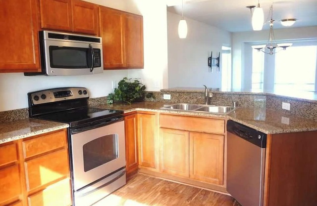 Wonderful 3-bedroom townhome in Anchorage with mountain views