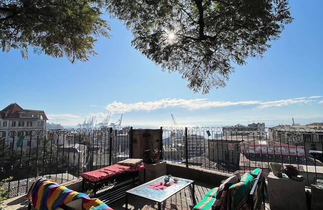 Enjoyable 1-bedroom apartment in Valparaíso with garden