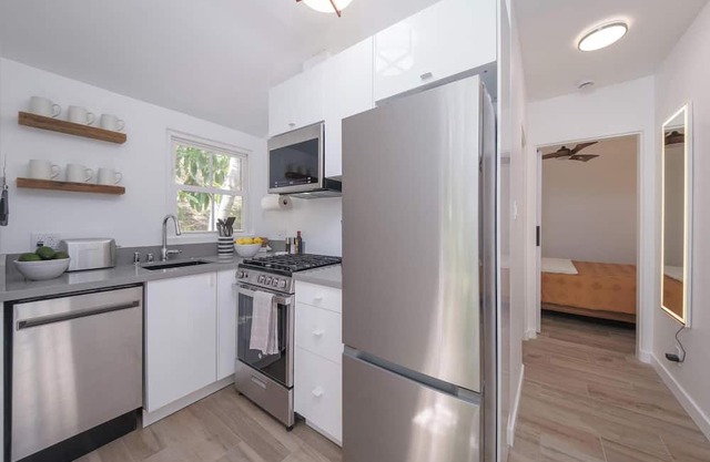 Private, Quiet, Entire 1 Bdrm Sanctuary in the Hillsnn