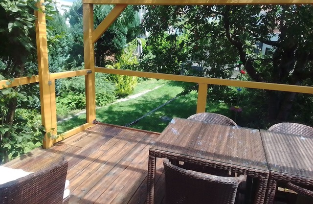 Charmantes Holzhaus mit Garten und Terrasse - Ruhig, Aber Zentral Gelegen