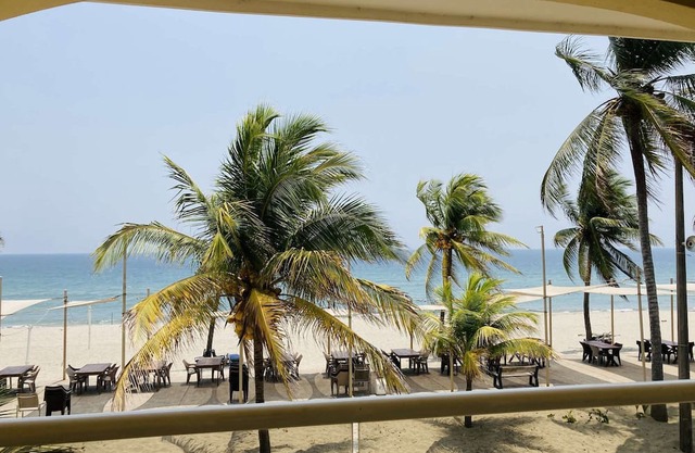 Beach Hotel-Ocean View (free breakfast)