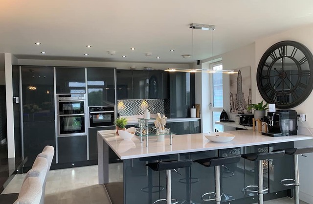 Luxury Derby Penthouse self catering apartment with roof terrace and hot tub