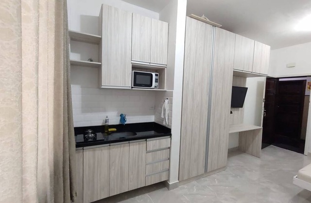 Kitchenette Aconchegante no Centro de Curitiba. Ótimo Custo-benefício!