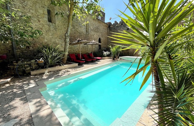 Château " Le Panoramique " Climatisé et Ressourçant Avec Piscine