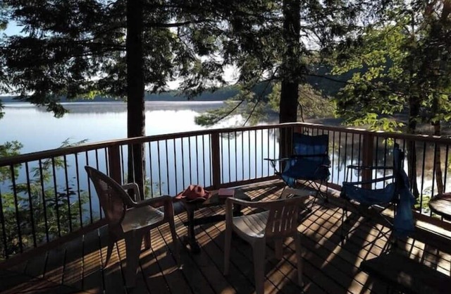 Baljunor Lake House - Refresh Your Soul - Canoe, Rowboat, Clean Lake, Waterfront