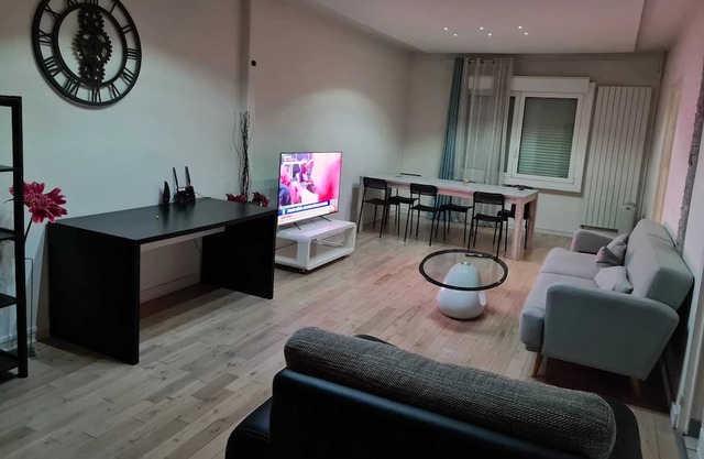 Homerez - Spacious house for 7 ppl. with garden at Mérignac