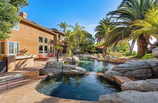 Breathtaking Estate, enjoy your private oasis.