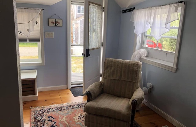 Cottage with large yard, parking, and steps to Sunrise Beach in Marshfield!