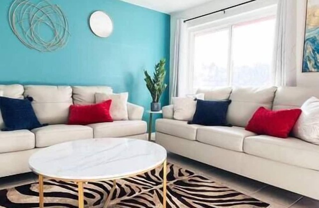 Comfy Duplex Home | Luxe Modern Family Friendly