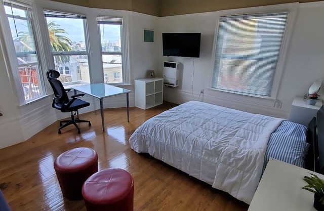 Cozy apartment with Views and WiFi in pleasant San Francisco.