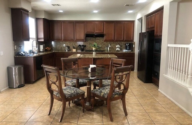 Luxury and Tranquility in the Spacious Five-Bedroom Haven in Moreno Valley.nn