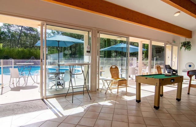 Cosy apartment for 6 guests with pool, WIFI, TV, terrace and parking
