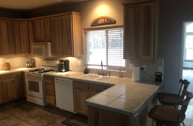 BEAUTIFUL LAKE VIEW IN LARGE 2600 sq ft CABIN IN LAKE ALMANOR COUNTRY CLUB