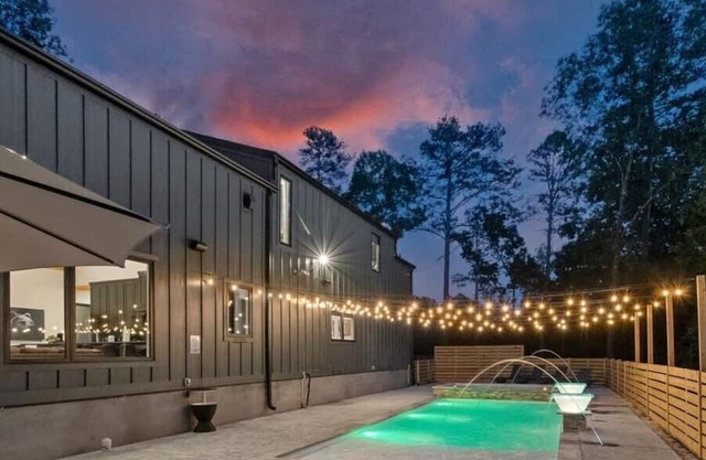 Beaver Lake Luxury Cabin | Private Pool & Hot Tub