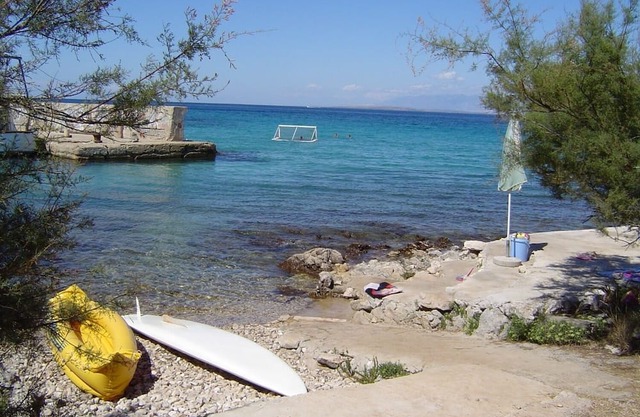 Apartment Igi - in the beach camp: A2 Porat(6) - Susica, Island Ugljan, Croatia