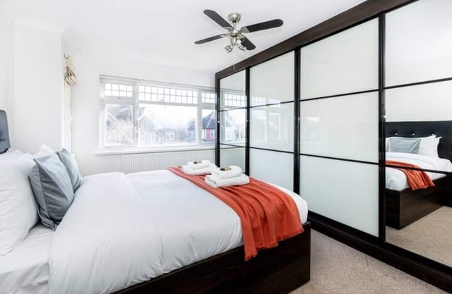 Gardened 2BR house, quiet Cul-de-Sac of Wembley