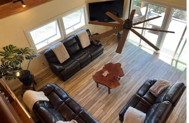 River House, musical waterfalls