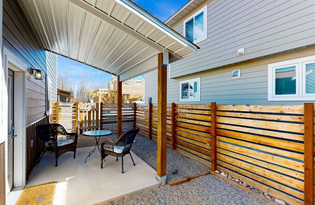 Dog-friendly home with full kitchen, patio, & washer/dryer - near hiking trails