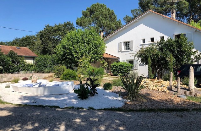 Vacation Home "Gite D'ici Et D'Ailleurs" with Shared Heated Pool, Private Terrace & Wi-Fi