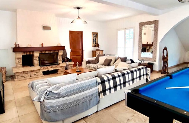 Homerez - Big house for 10 ppl. with jacuzzi and terrace at La Possession