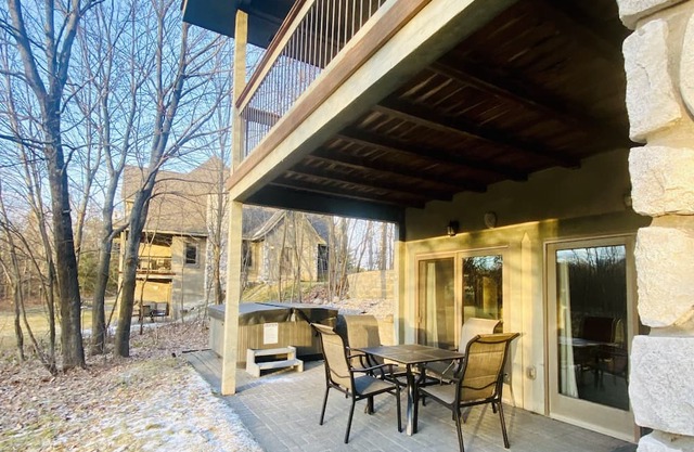 4BR/5BA at Garland in Lewiston. Hot tub, pool table, deck w/grill on golf course