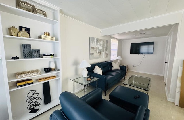 Charming 2-Bedroom Escape Near New Orleans!