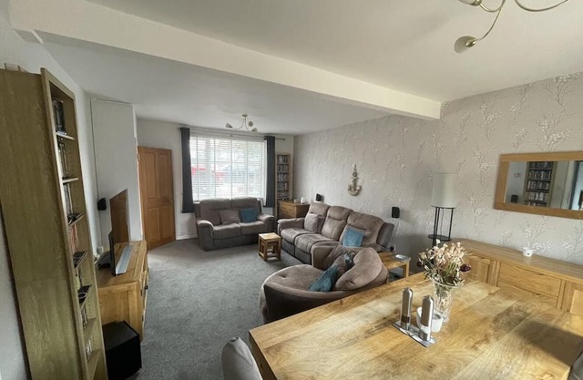 Beautiful 3-Bed House in Romford