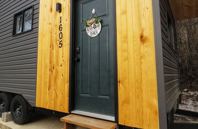 Modern, Cozy Tiny House for 4 w/ washer & dryer