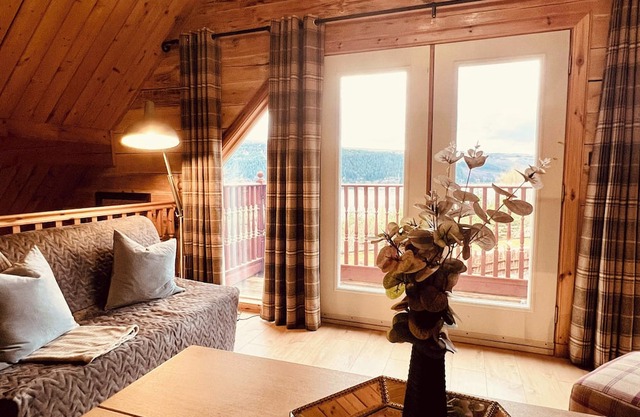 Braemar - Lodges On Loch Ness