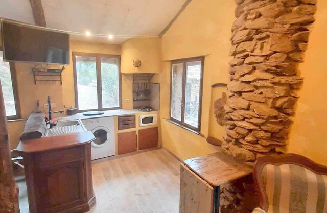 Située Dans un Parc Arboré, Maison de Caractère de 45 m2
