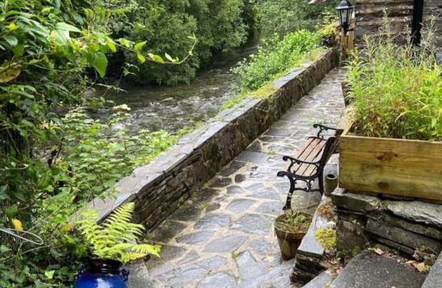 Idyllic cottage by the River