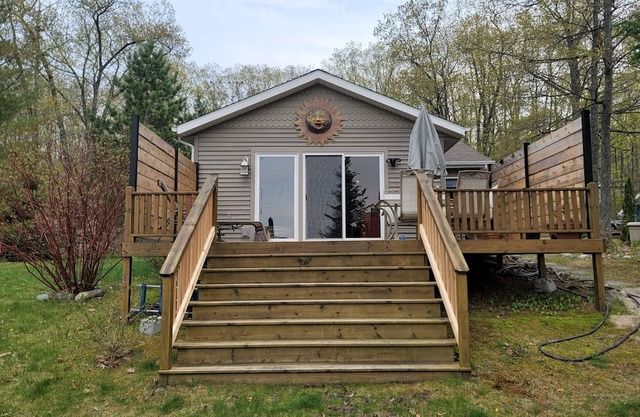 Sandy Bottom Lakefront Cabin on all sports BIG BEAR LAKE, JOHANNESBURG, MICHIGAN