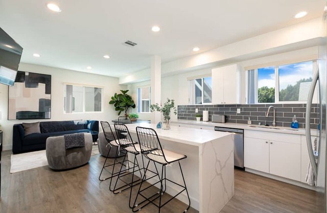 Downtown Darling by AvantStay | Rooftop Deck, View