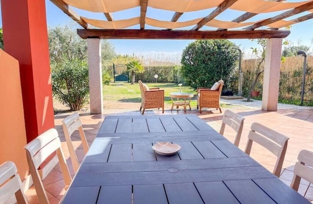 Beautiful villa 30mt from the sea with big garden, bbq, parking, wi-fi, Netflix