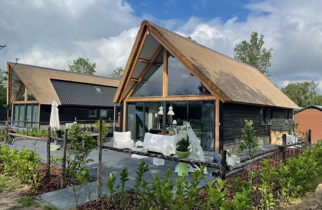 Luxury holiday Thatched House In Baarle-Nassau