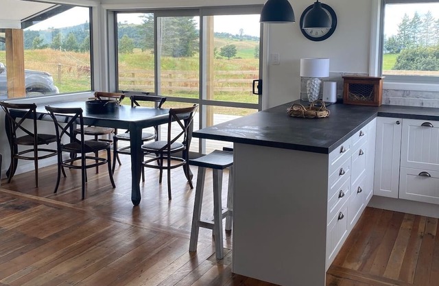Cottage on Poihipi Taupo Gorgeous, cosy, brand new 3 bedroom cottage