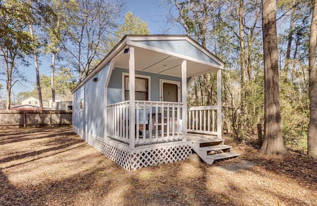 Texas Tiny Home w/ Community Pool & Lake Access!