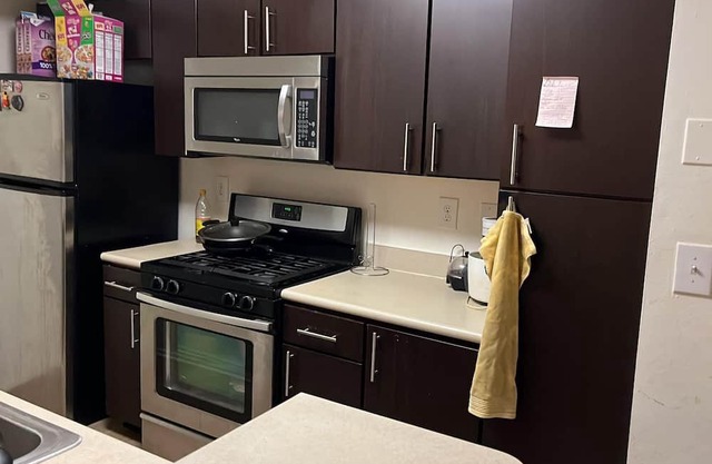 2 bedroom/2bath available in luxury waterfront building- Jersey city-Newport