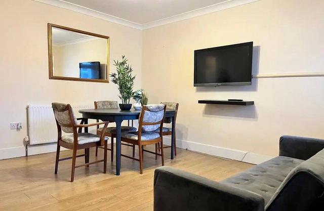 Pass the Keys | Large Family Friendly 5 Bed House in Watford