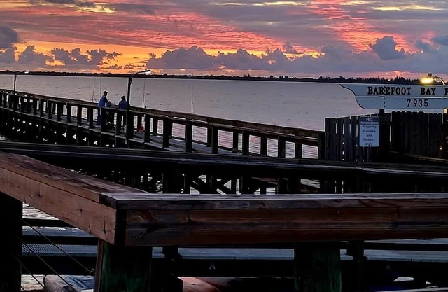 Barefoot Dream ~ sunbathers FISHING paradise !!🎣🏝️