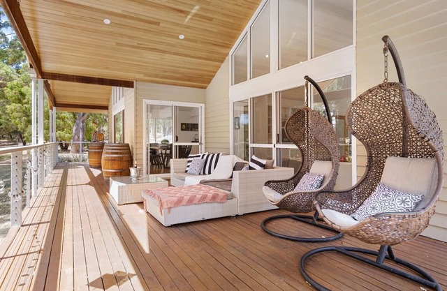 Barefoot Estate - elegant country style