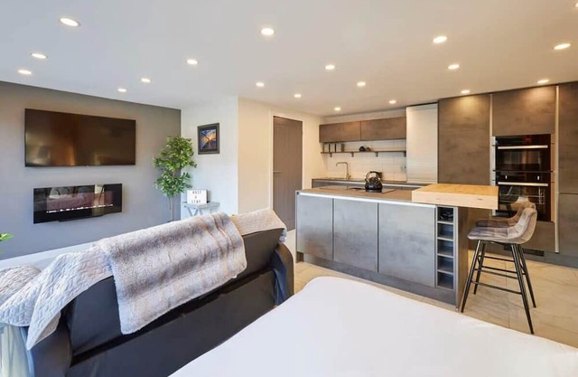 Host & Stay | Pâl Lodge