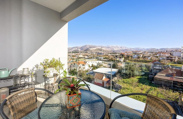 Modern and tasteful apartment on the outskirts of Split.