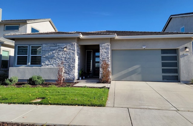 Beautiful cozy, fully furnished, brand new, lake house with private deck.