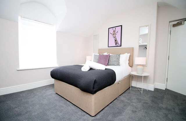 Stay with Free Parking at Archer Road, Penarth